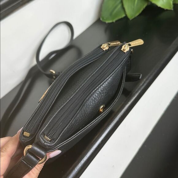 Michael Kors, genuine leather shoulder, Crossbody purse organizer like new - Picture 7 of 12
